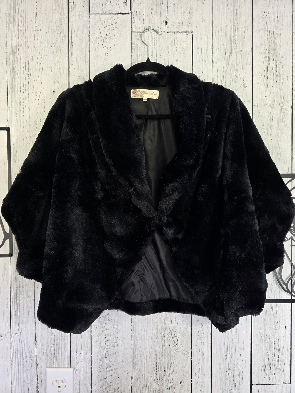 Effetti Moda Black Faux Fur Cape Jacket M Y2K 2000s Winter Holiday Events Retro